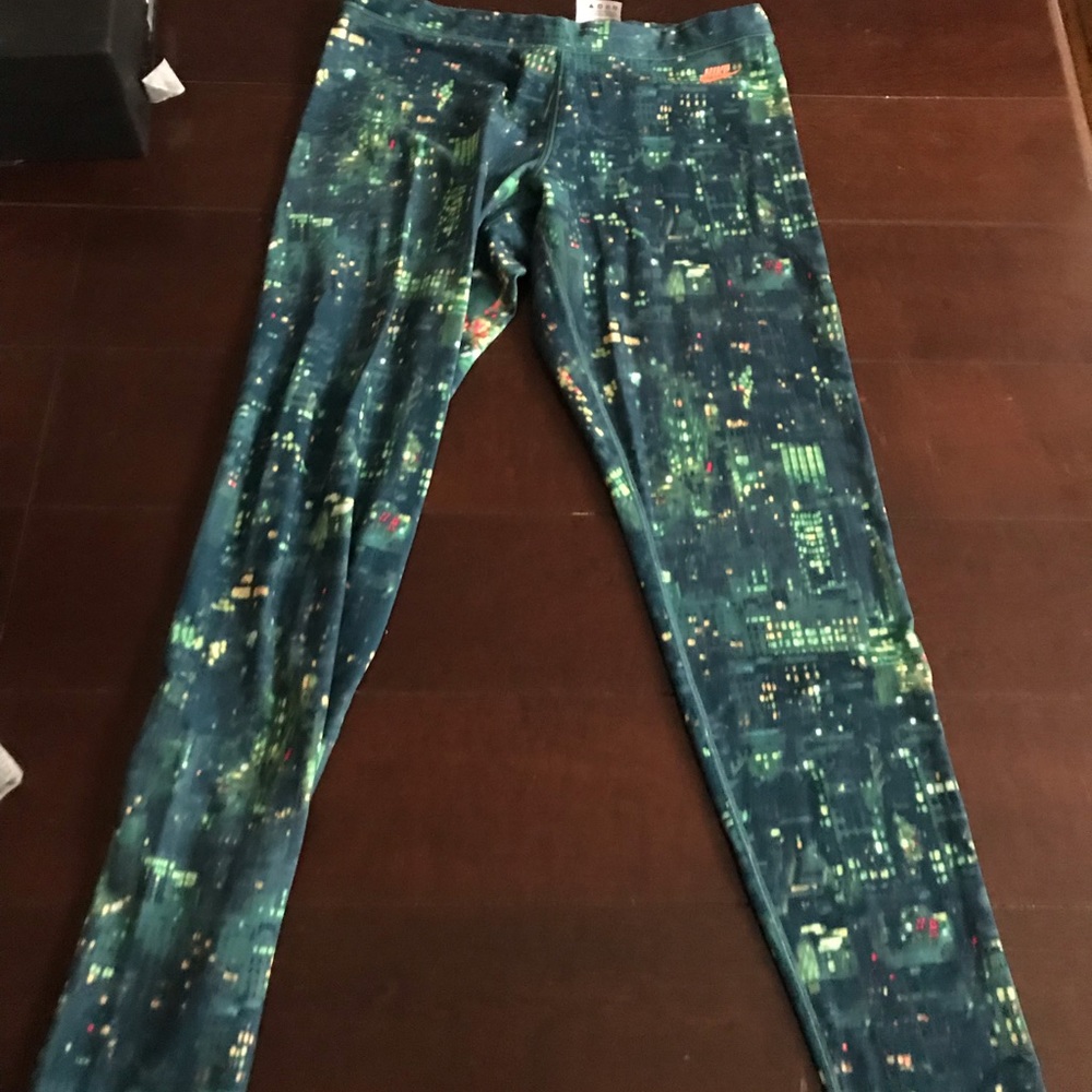 Nike Small Workout Tights/Pants